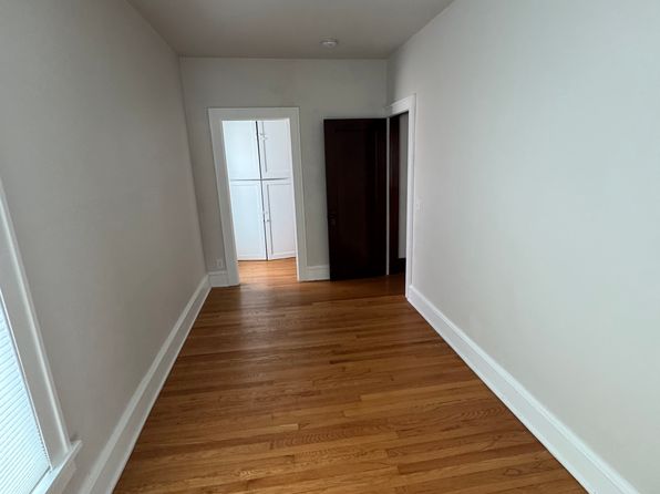 108 1/2 E Main St