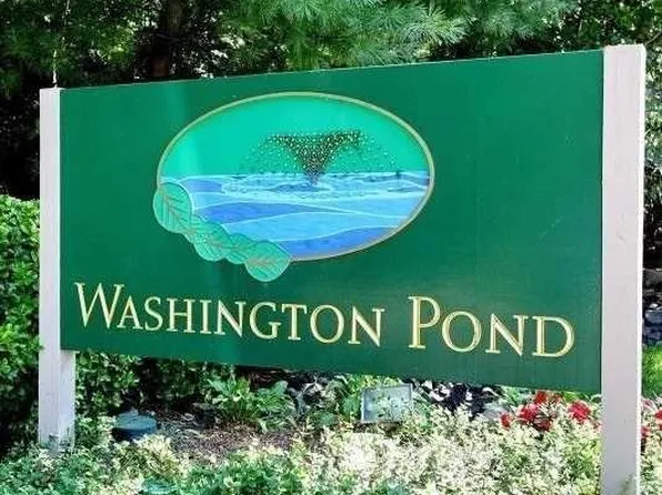 300 Pond Ct, Township Of Washington, NJ 07676