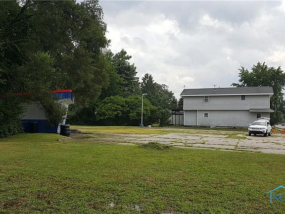 3rd image of 892 N Countyline St