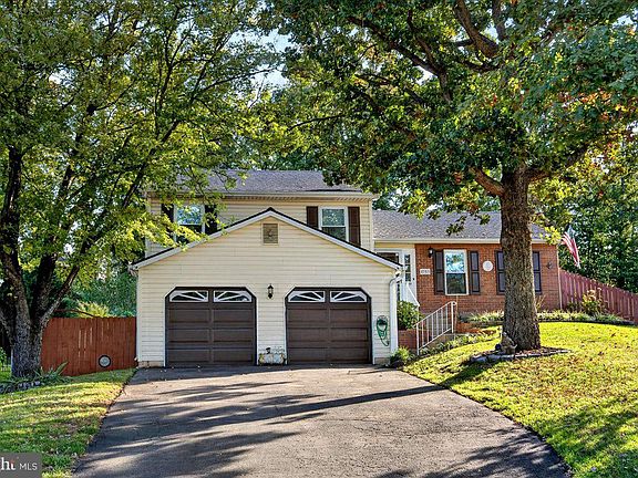 2nd image of 8753 Country Ln