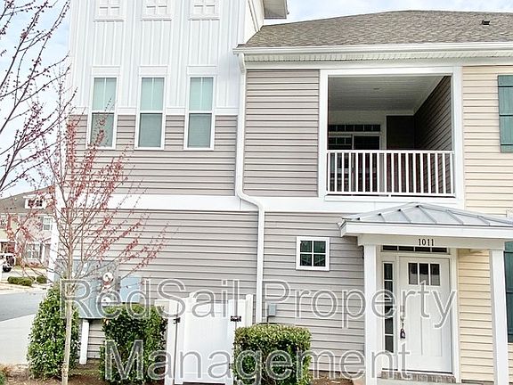 3rd image of 1011 Celia Ct