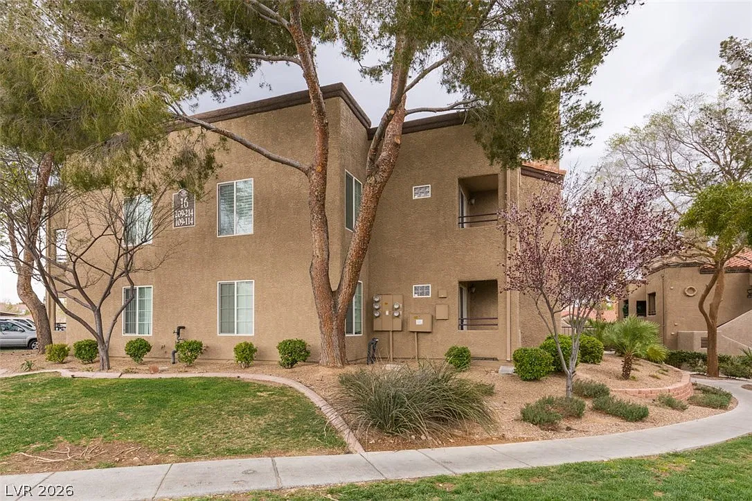 9325 W Desert Inn Rd — Photo 1