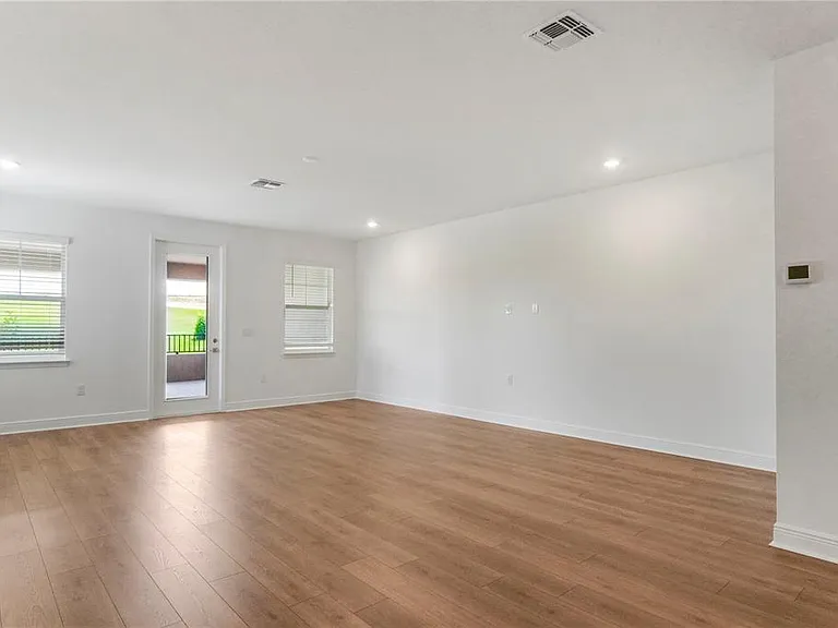 16120 Volterra Point — Photo 15