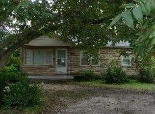 819 Jackson St, Laurinburg, NC 28352