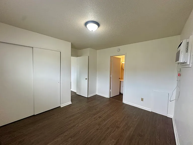 1465 Meadowview Dr #1 — Photo 7