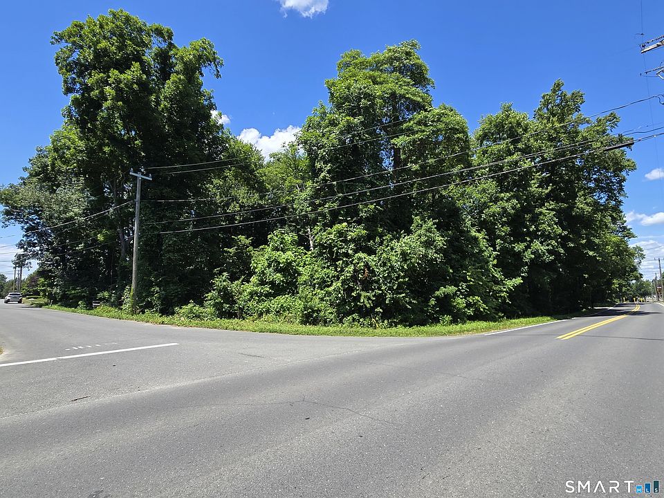 1st image of 21 Pinecrest Drive