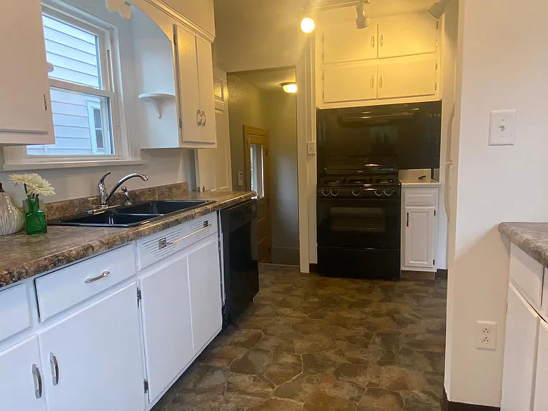 1416 Spring St — Photo 5