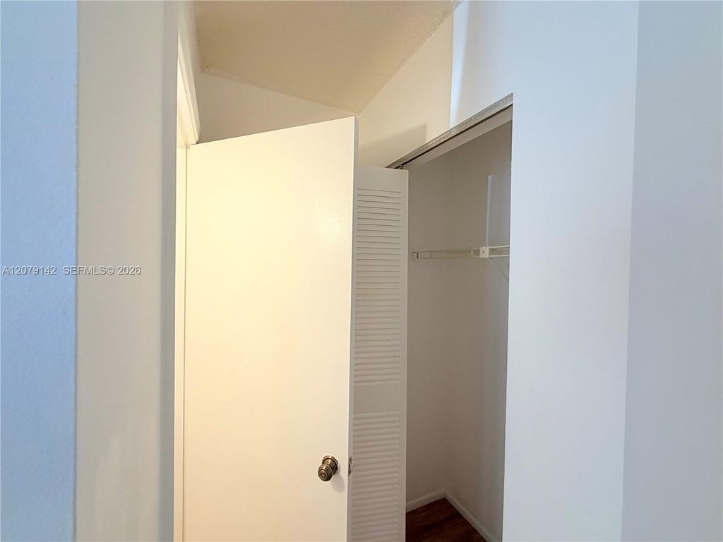 107 Gardens Dr APT 106, photo 3