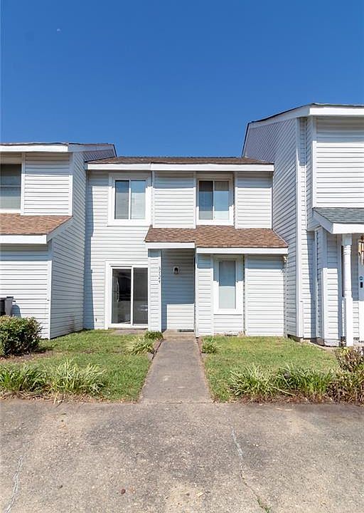 1st image of 3724 Chimney Creek Dr