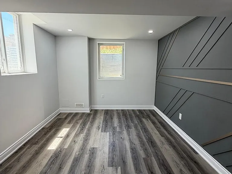 216 Fleetwood Dr — Photo 8