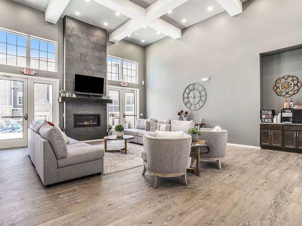 368 Beacon Light Cir #W10-203