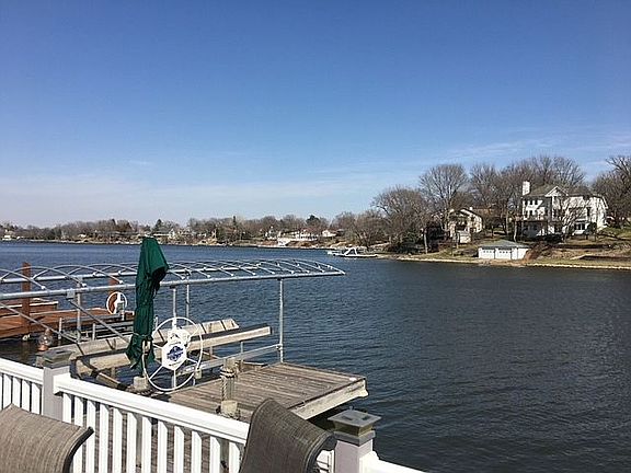 4th image of 1028 Beaver Lake Blvd