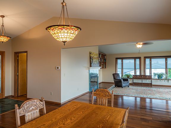 4th image of 1830 Cedarcrest Ave