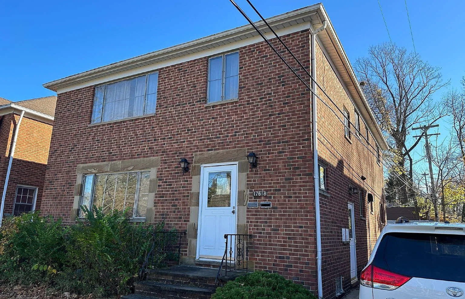 3 bed, 1.0 bath, 1344 sqft, $1,350 — Photo 1