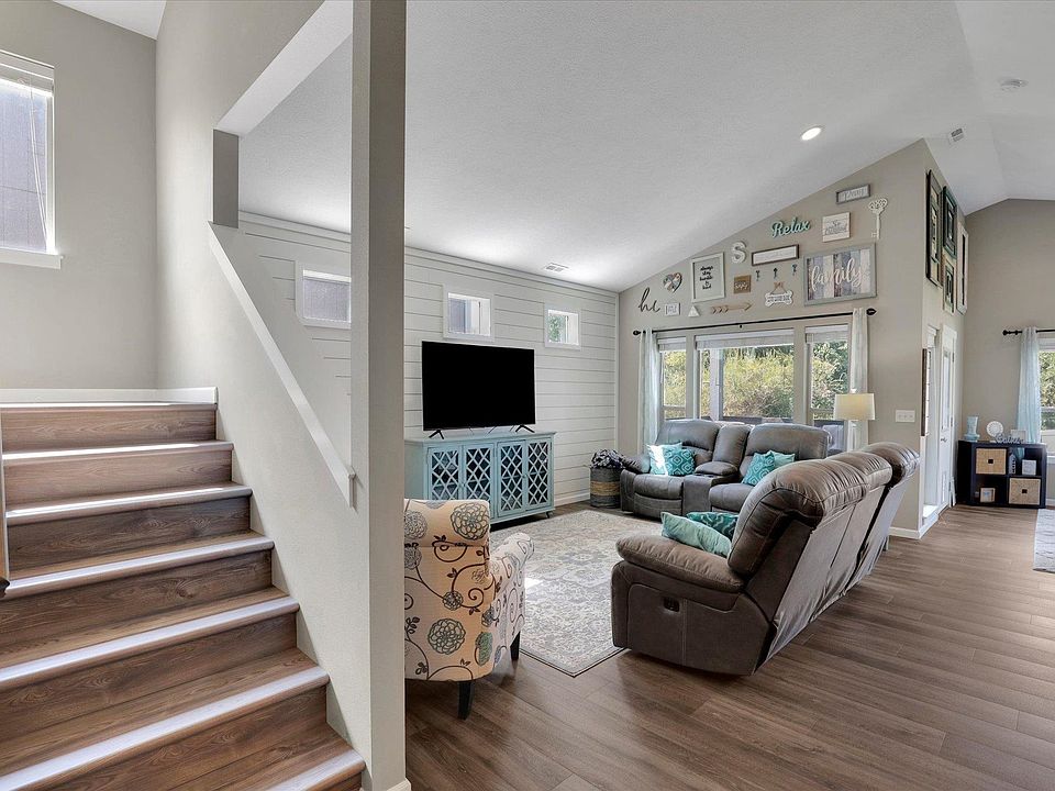 8409 N Maple Ln, Spokane, WA 99208 | Zillow
