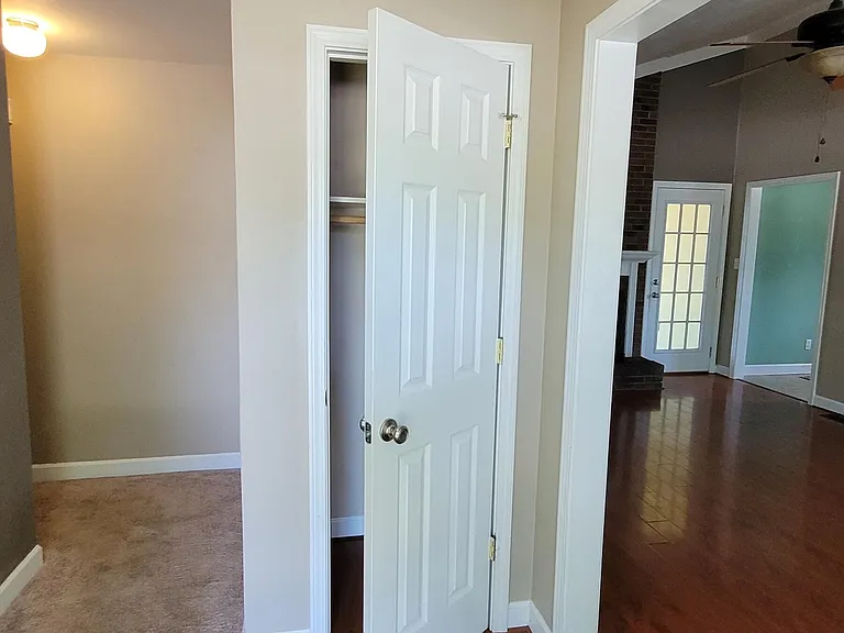 212 Branchwood Dr — Photo 8
