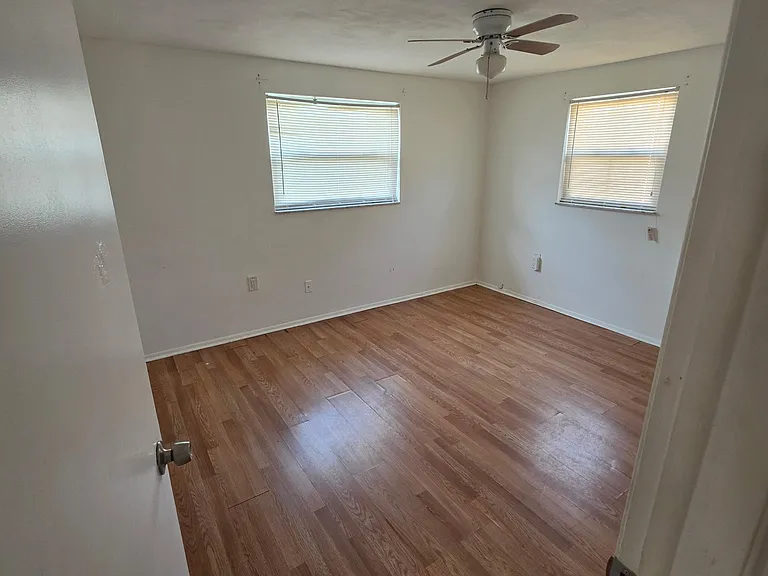3028 Fairmount Dr — Photo 4