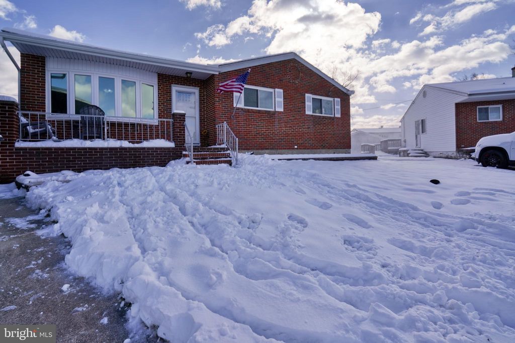 11 Elkhart Ct, Rosedale, MD 21237