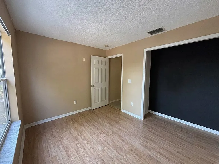 2487 Saint Augustine Blvd — Photo 13