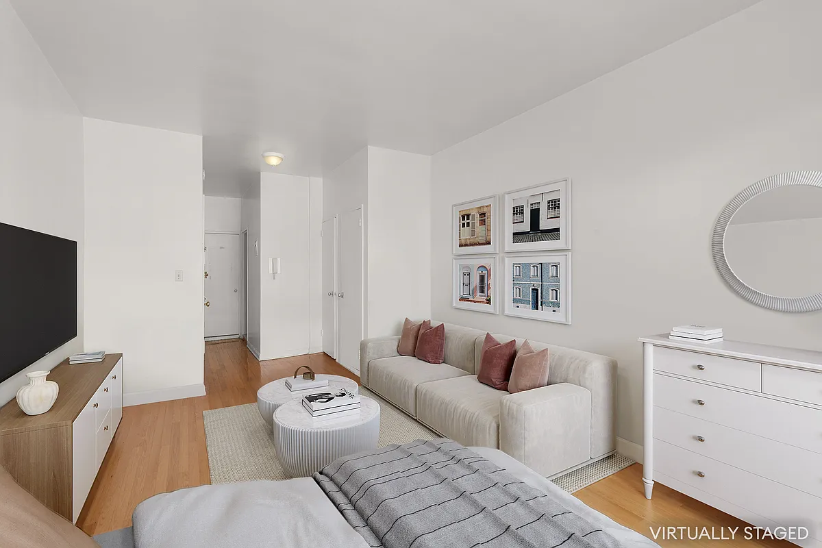Building Photo - 320 E 90th St #4A