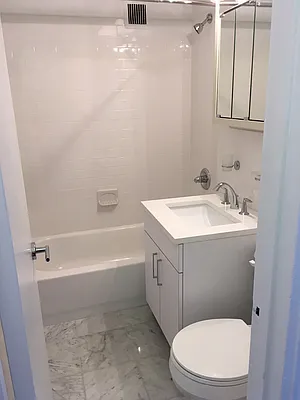 Rented by Solil Management | media 4