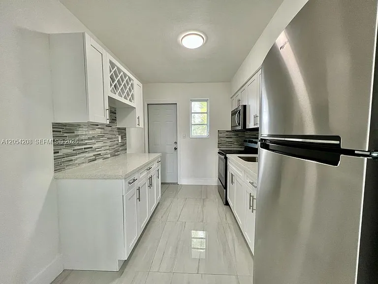 917 NW 103rd St #917 — Photo 9