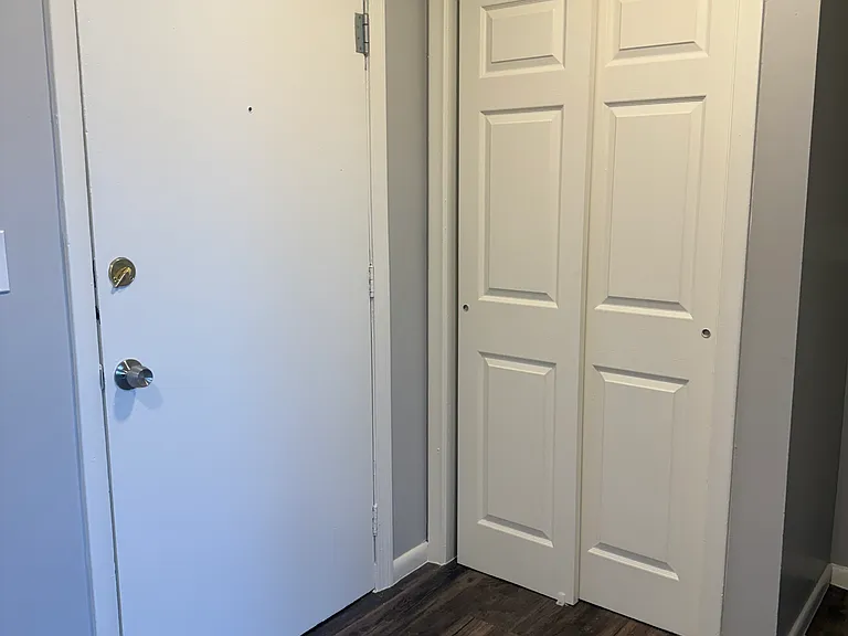 Garden Hill Apartments — Photo 18
