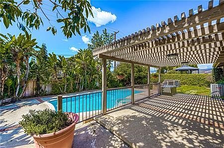3rd image of 1309 Paseo Valle Vis