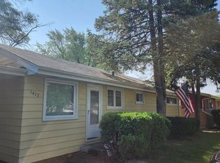 1417 N Wilke Rd, Arlington Heights, IL 60004