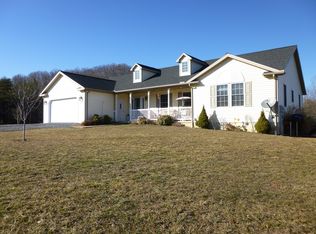 36 Basswood Dr, Berkeley Springs, WV 25411