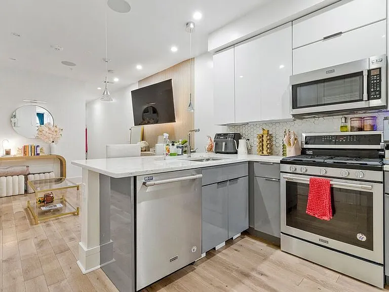 820 Kennedy St NW #2 — Photo 11