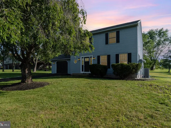 66 McCandless Dr, East Berlin, PA 17316