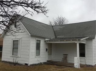 718 W Cypress St, Altus, OK 73521