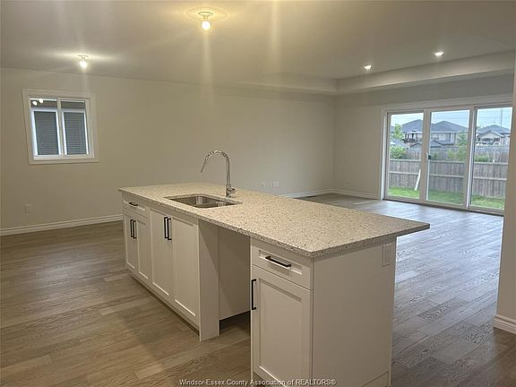 2nd image of 1184 Aspen Ridge Cres