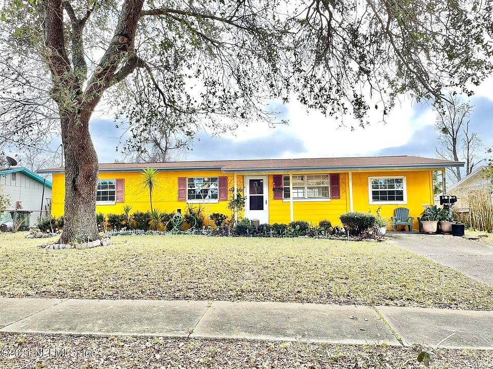 1st image of 10776 Luana Dr N