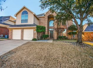 8100 Mount Shasta Cir, Fort Worth, TX 76137