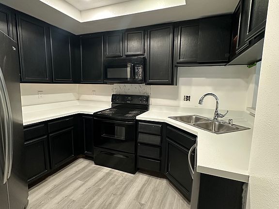 5th image of 3934 60th St Unit 160