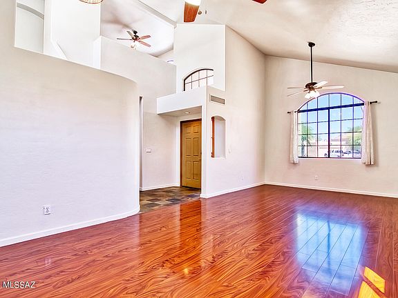 4th image of 5434 N Whitethorn Pl
