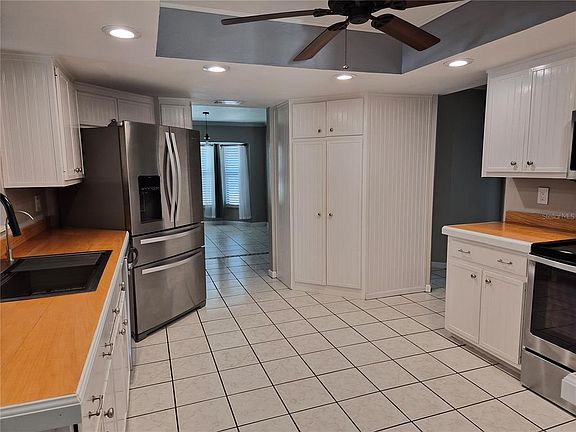 5th image of 1080 Leeward Rd