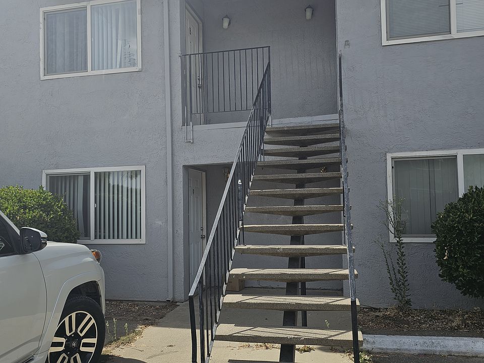 1st image of 1372 Hobart Dr #B