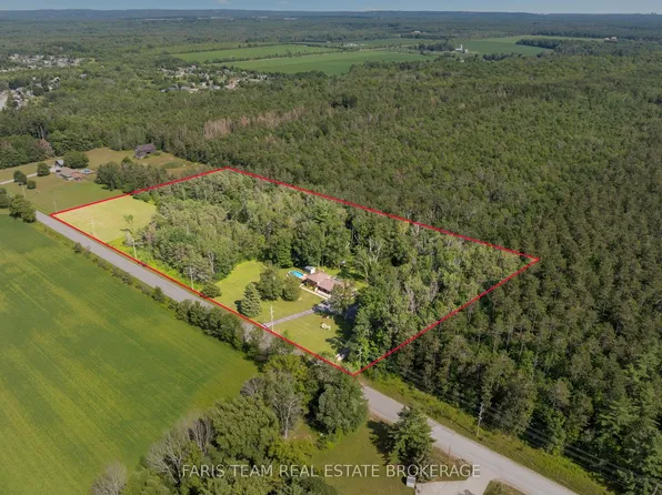 1765 Flos Cres #4-W, Springwater, ON L0L 1P0