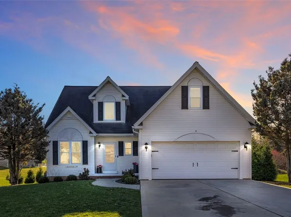 207 Lawrence Ct, Gibsonia, PA 15044