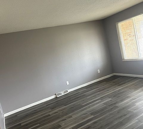 3rd image of 6833 William Dr #1