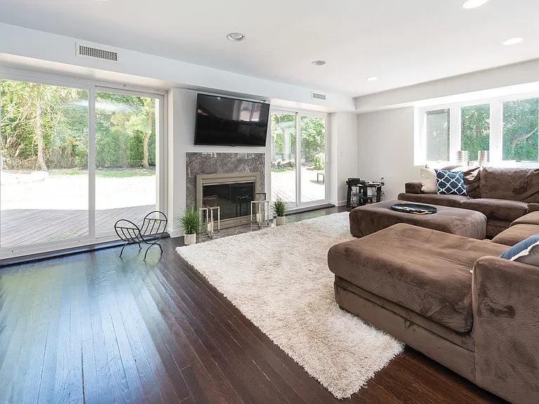 143 Sebonac Rd — Photo 4