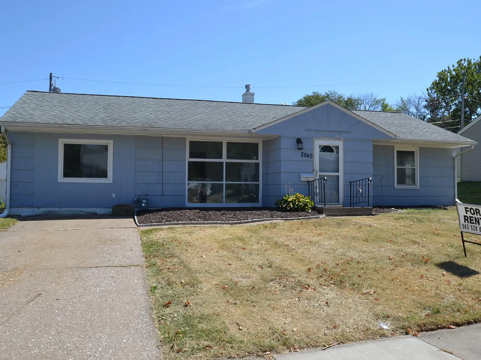 3 bed, 1236 sqft, $1,440 — Photo 1