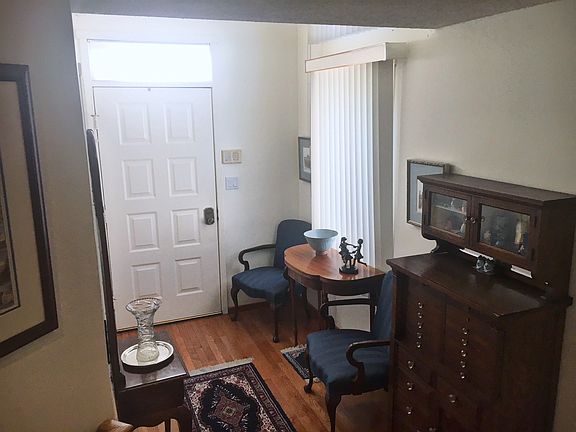 2nd image of 406 Sayre Dr