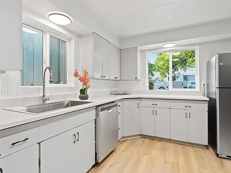 3281 Myers St — Photo 5