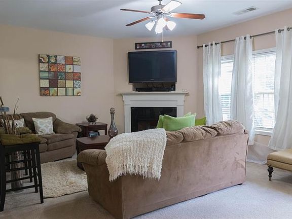 4th image of 39 Burns View Ct #26F
