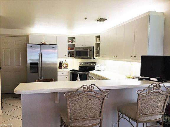5th image of 750 Waterford Dr Unit 243