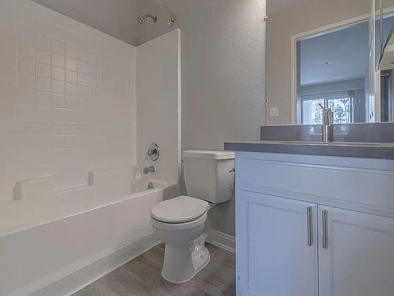 3rd image of 20951 Gault St